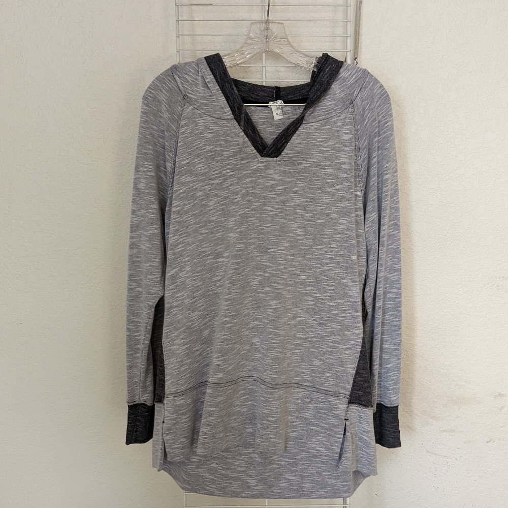 Women's Sz LG Long Sleeve Hooded Shirt